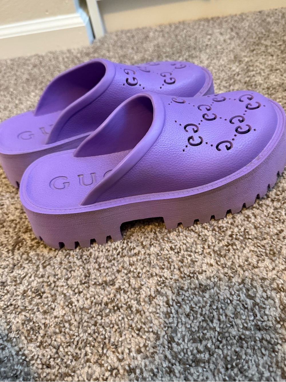 Gucci Lavender Slip-On Clog - Picture 4 of 5